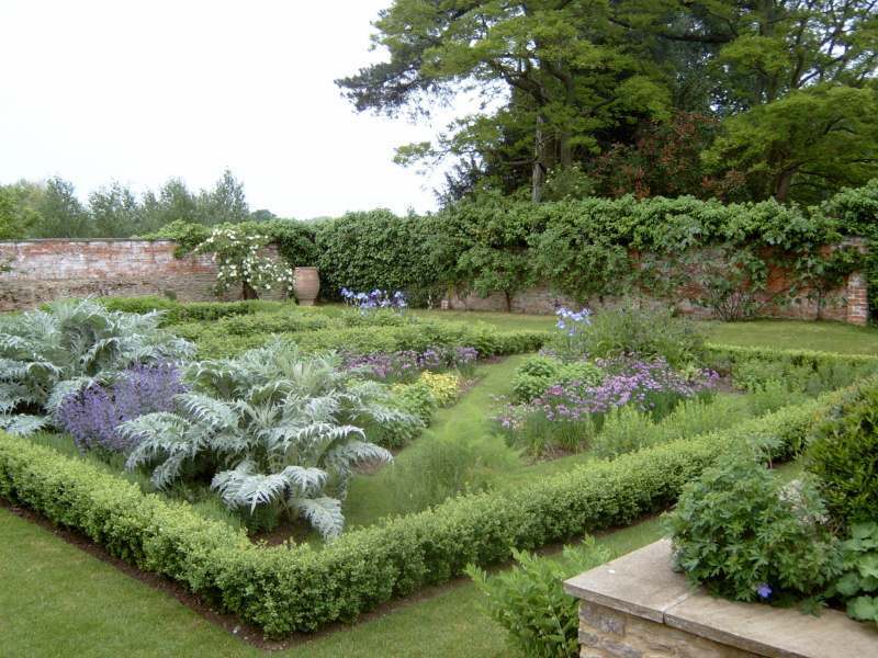 Potager garden design in Manor House, West of Oxford