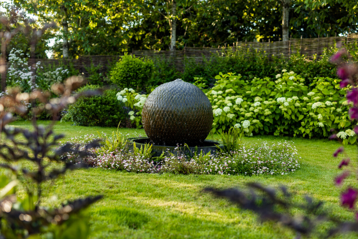 Contemporary Country Garden - NICHOLSONS